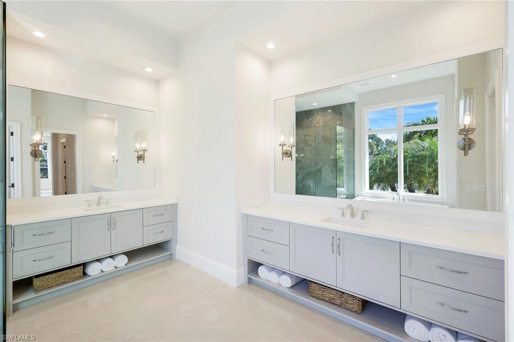 THE ENCLAVE OF DISTINCTION - Residential