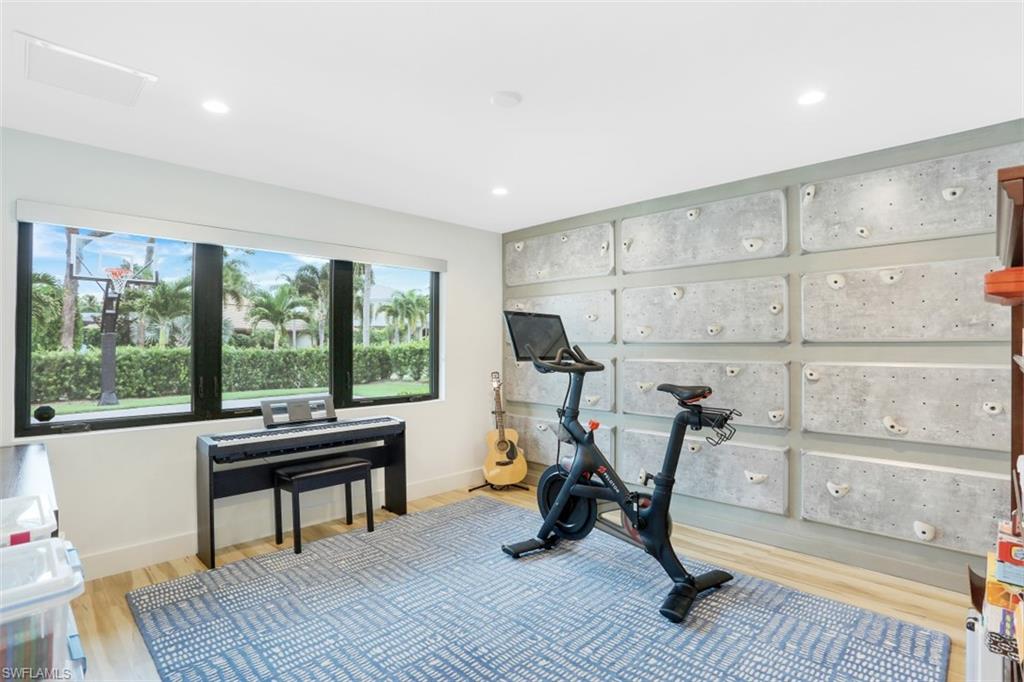 PARK SHORE - Residential