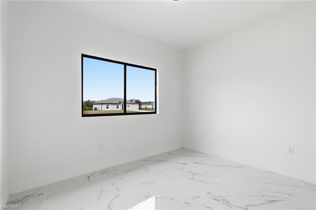 MIRROR LAKES - Residential
