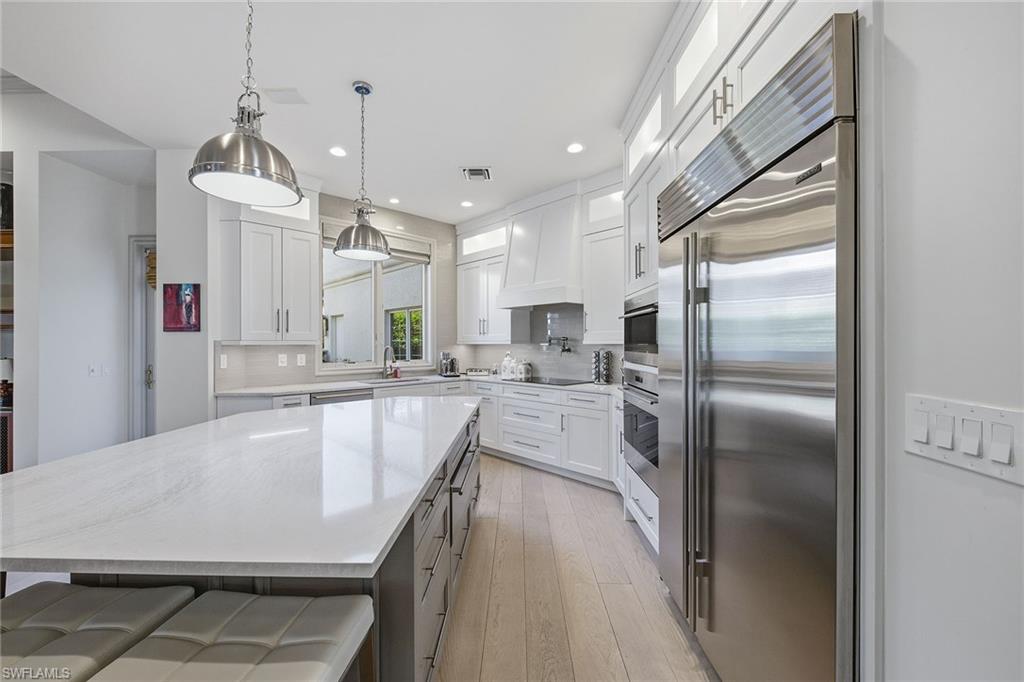 BAY COLONY SHORES - Residential