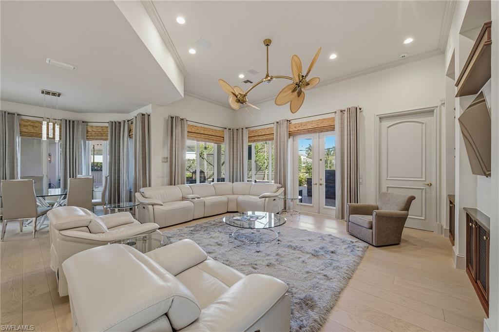 BAY COLONY SHORES - Residential