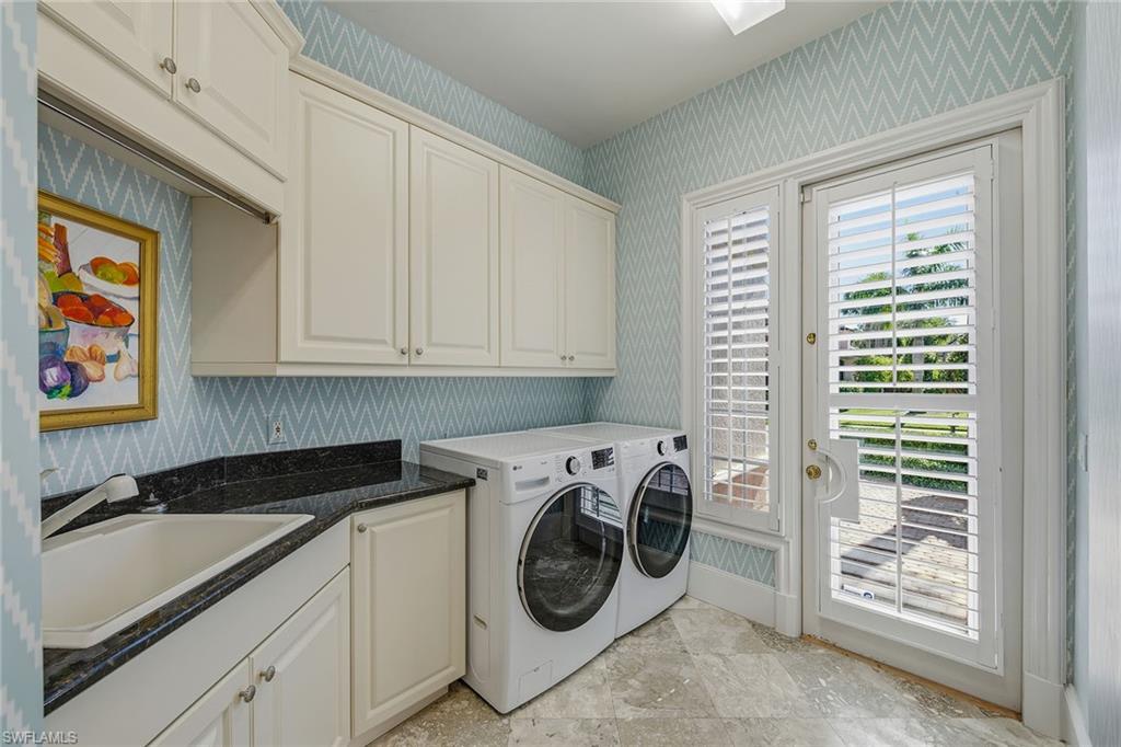 BAY COLONY SHORES - Residential