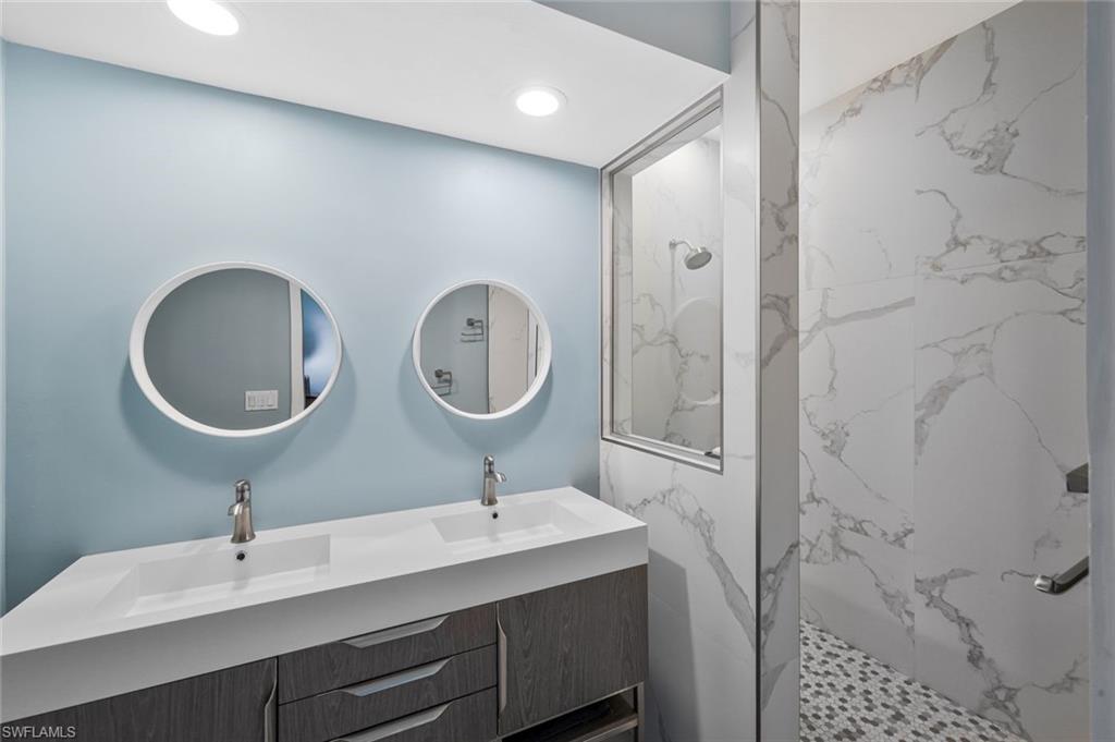 PELICAN BAY WOODS - Residential