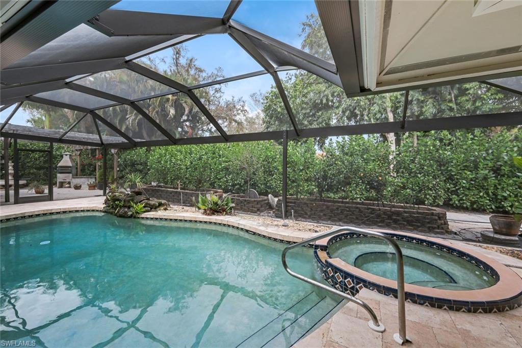 PELICAN BAY WOODS - Residential