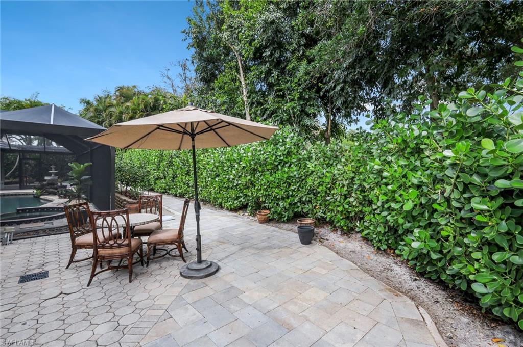 PELICAN BAY WOODS - Residential