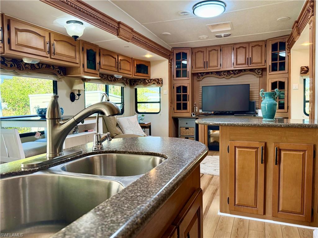 IMPERIAL WILDERNESS - Land