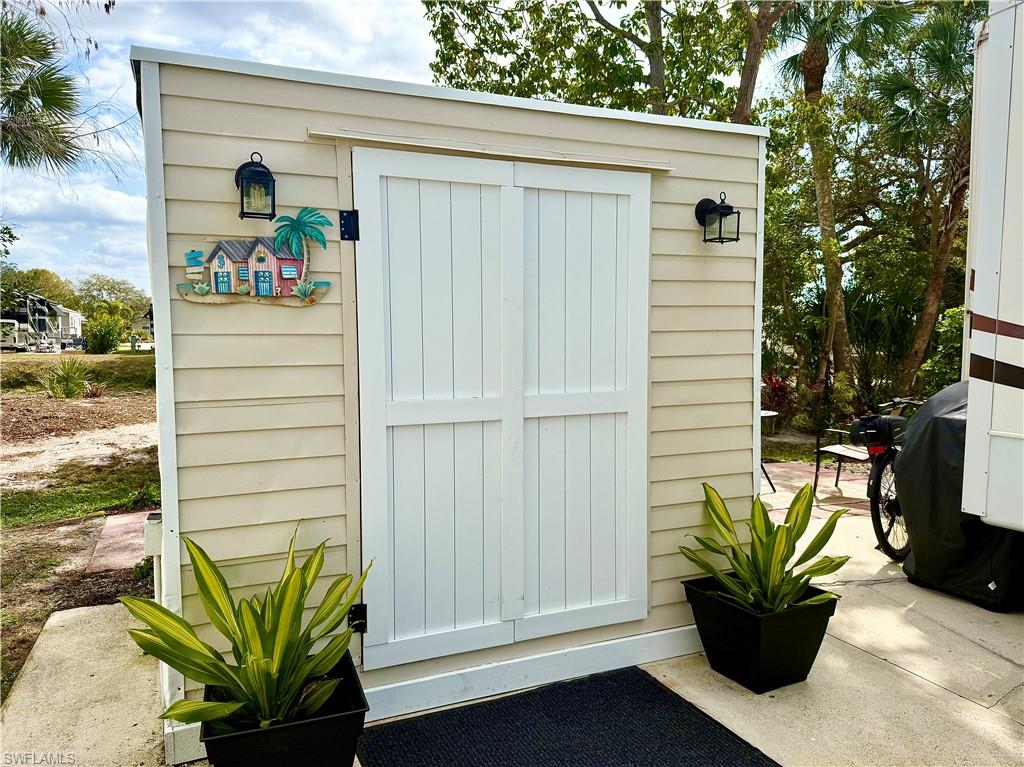 IMPERIAL WILDERNESS - Land