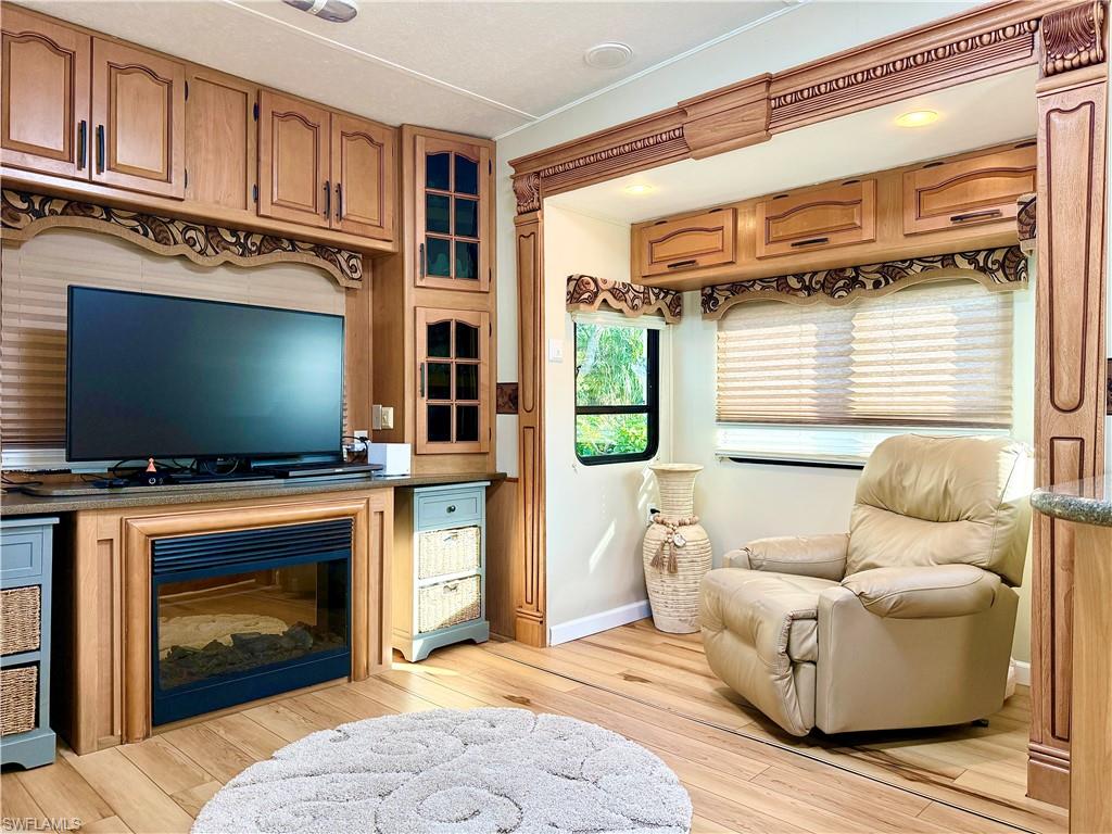 IMPERIAL WILDERNESS - Land