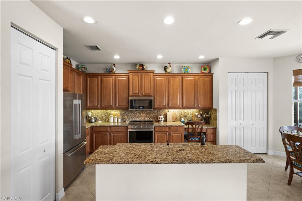 BOTANICA LAKES - Residential