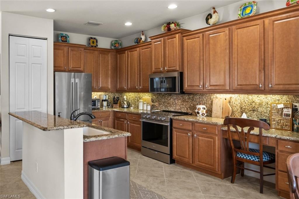 BOTANICA LAKES - Residential