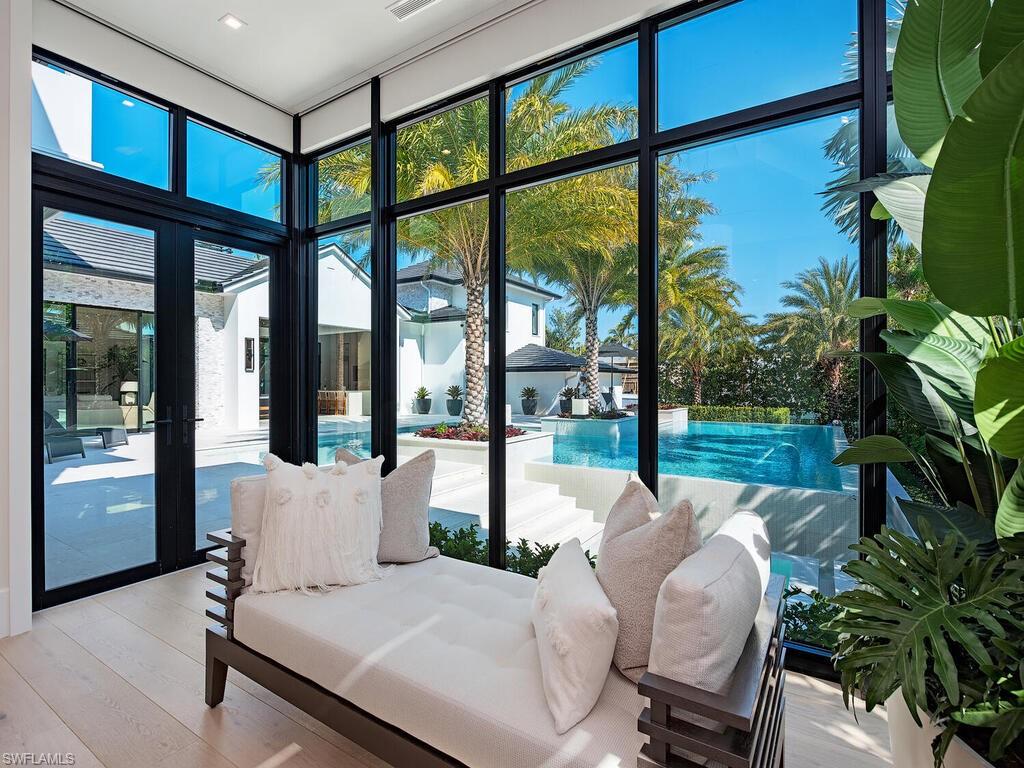 AQUALANE SHORES - Residential