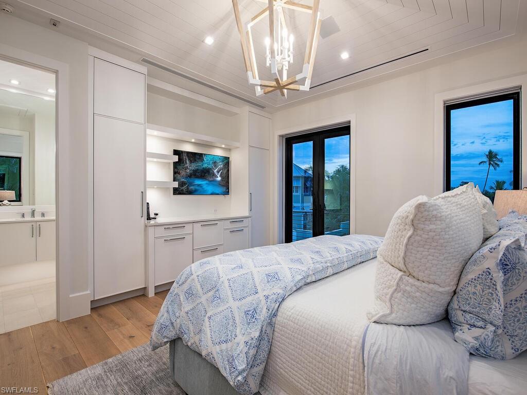 AQUALANE SHORES - Residential