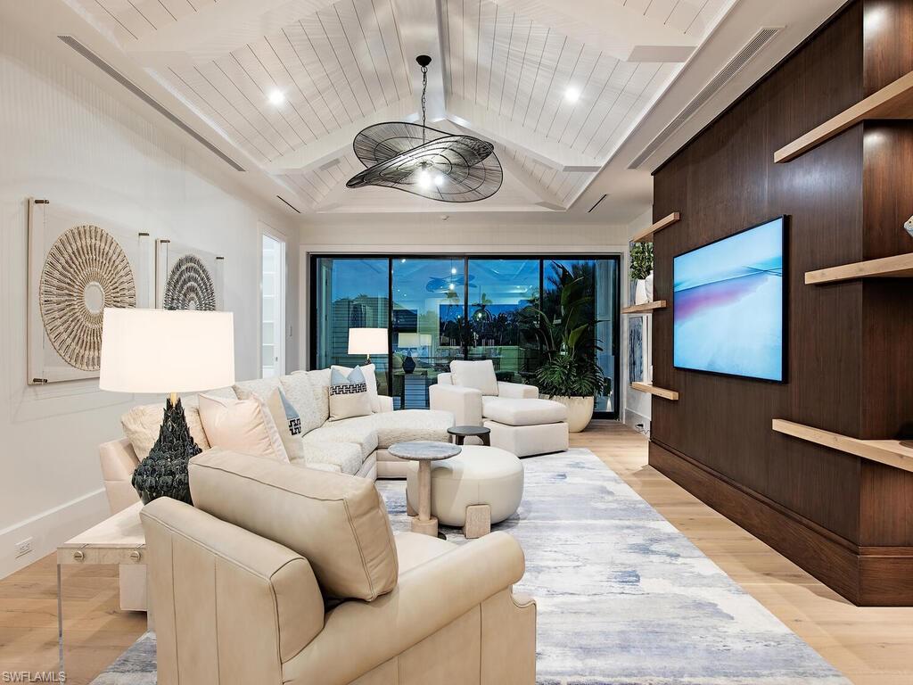 AQUALANE SHORES - Residential