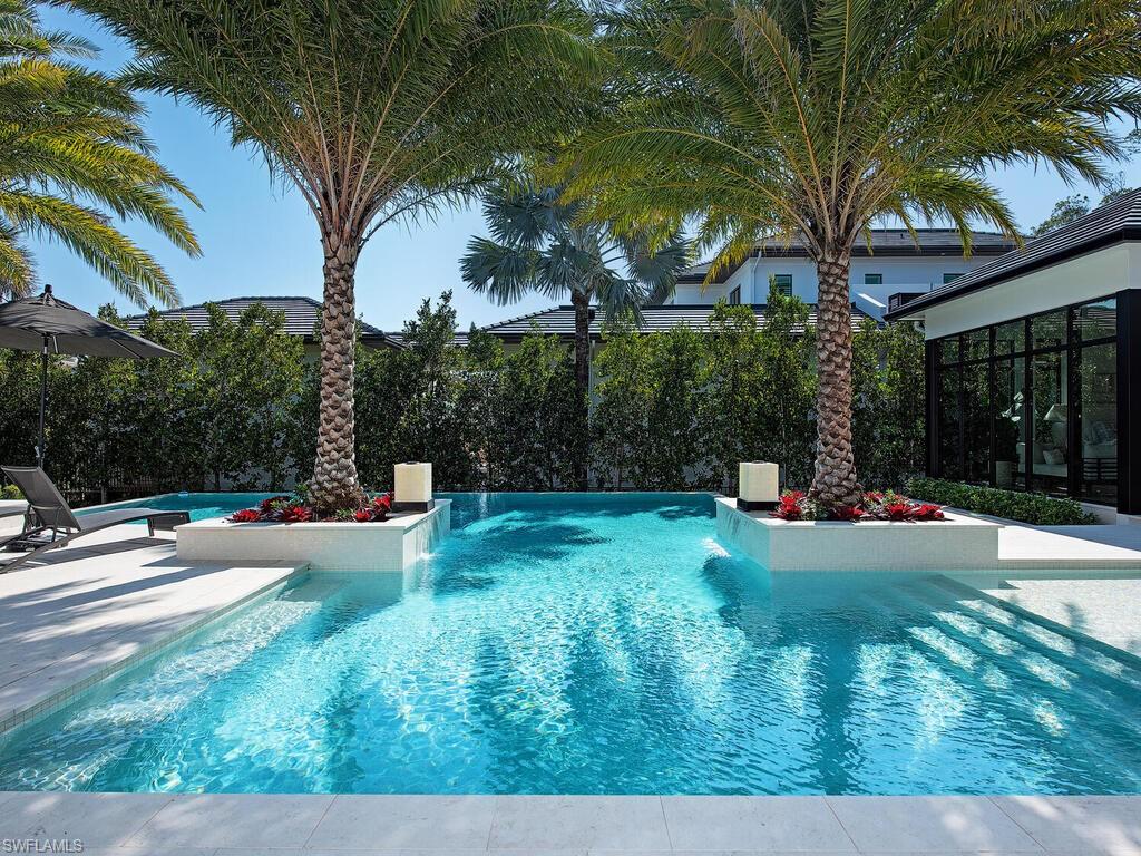 AQUALANE SHORES - Residential