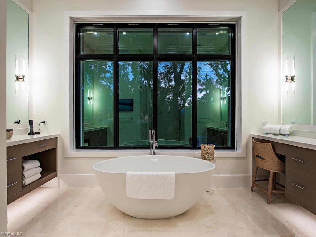 AQUALANE SHORES - Residential