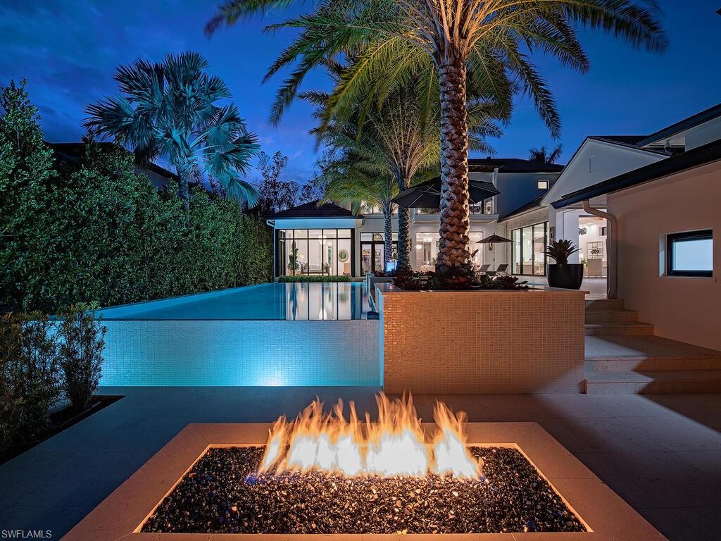 AQUALANE SHORES - Residential