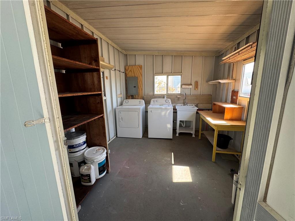 RIVIERA COLONY - Residential