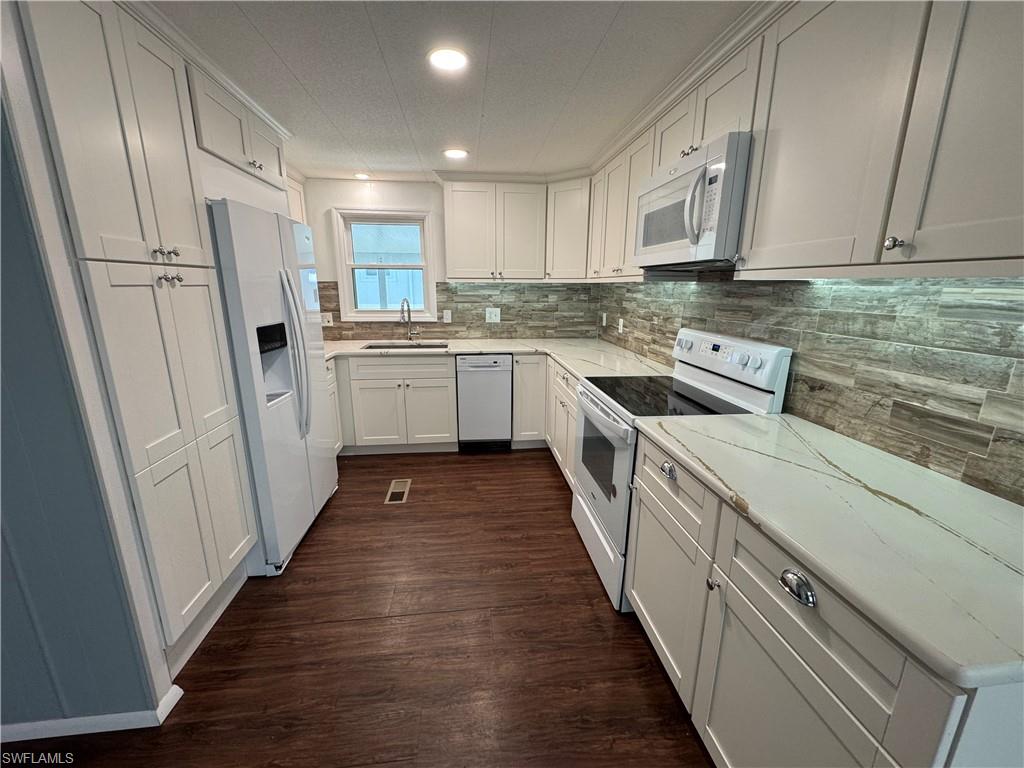 RIVIERA COLONY - Residential