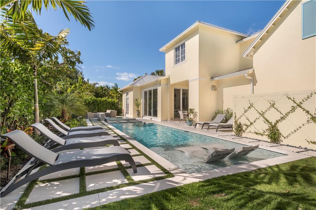 RIDGE LAKE - Residential