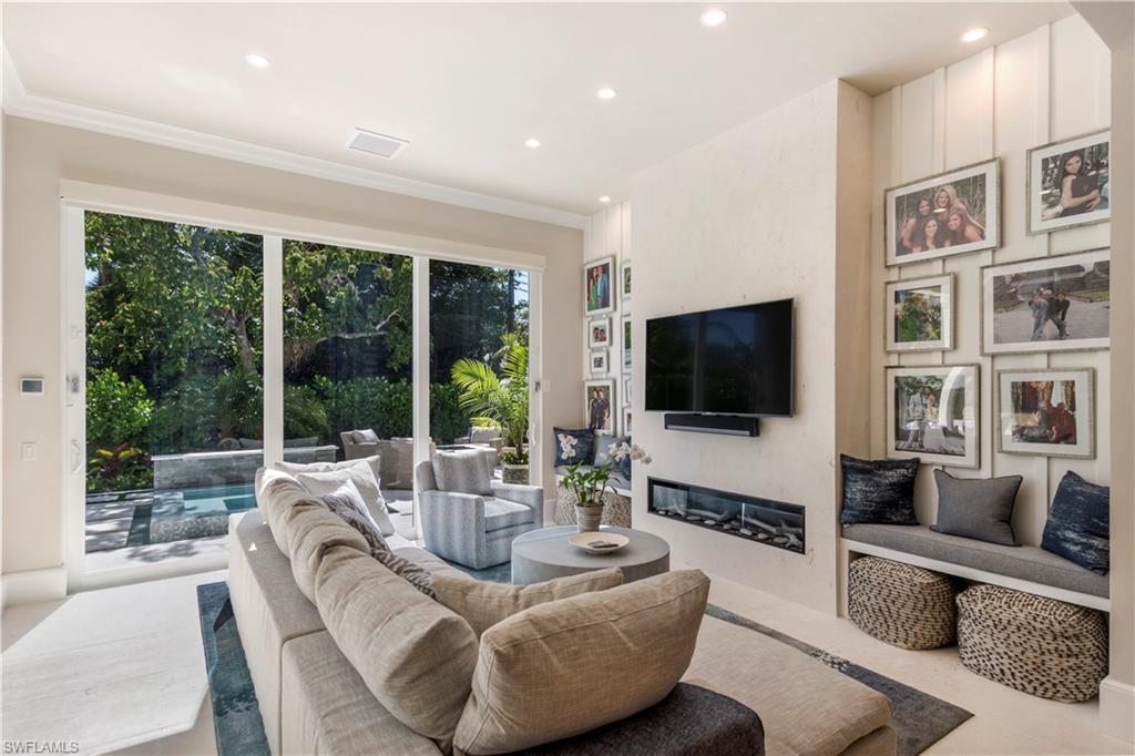 RIDGE LAKE - Residential