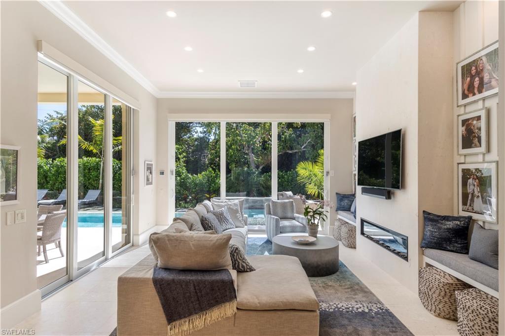 RIDGE LAKE - Residential