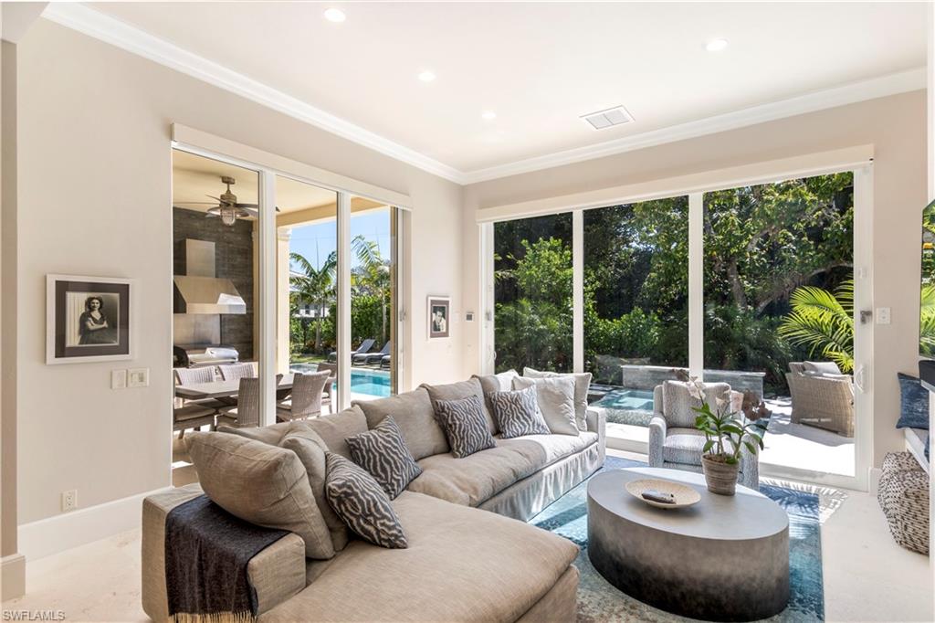 RIDGE LAKE - Residential