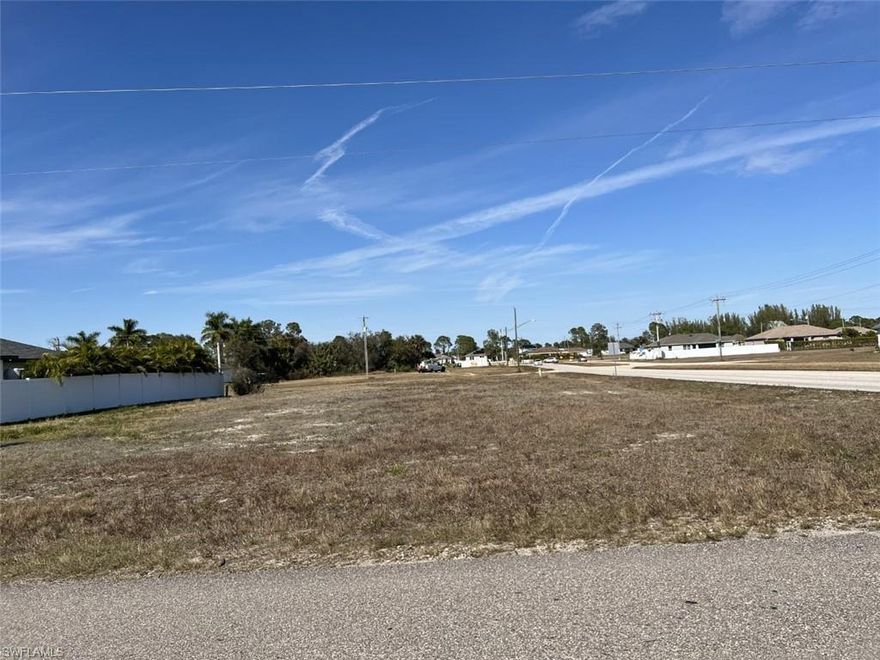 Build your home on this CORNER lot in a NO FLOOD ZONE (X)! Easy access to I-41; in developing area near high school, preserve, restaurants and shops.