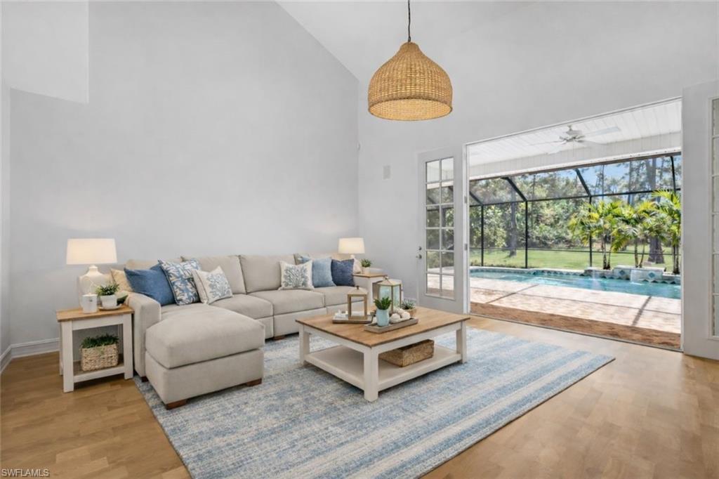 5790 Standing Oaks LN