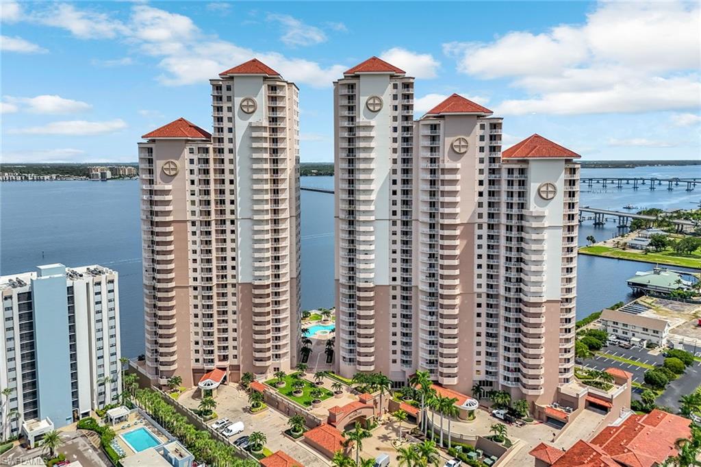 2090 W First ST E2105