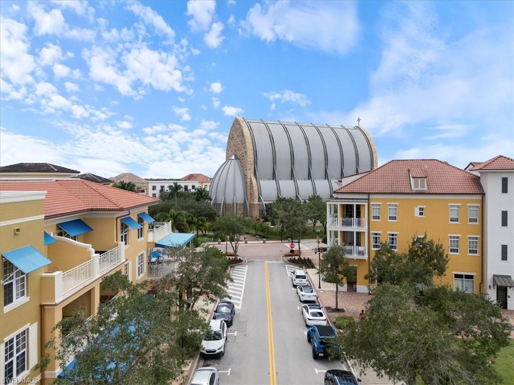 THE RESIDENCES AT LA PIAZZA - Residential