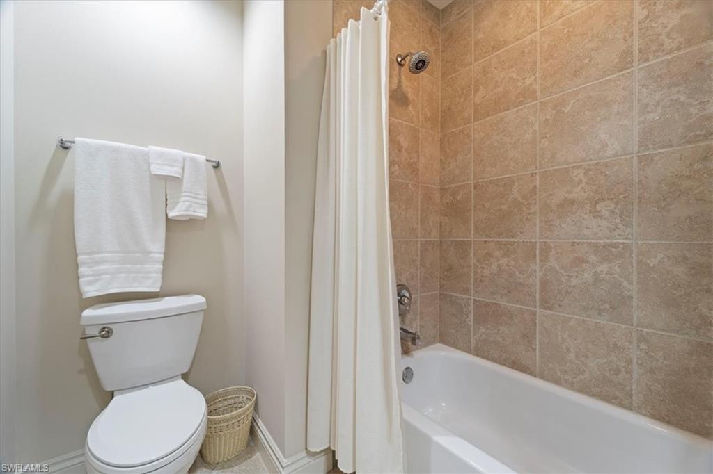 THE RESIDENCES AT LA PIAZZA - Residential