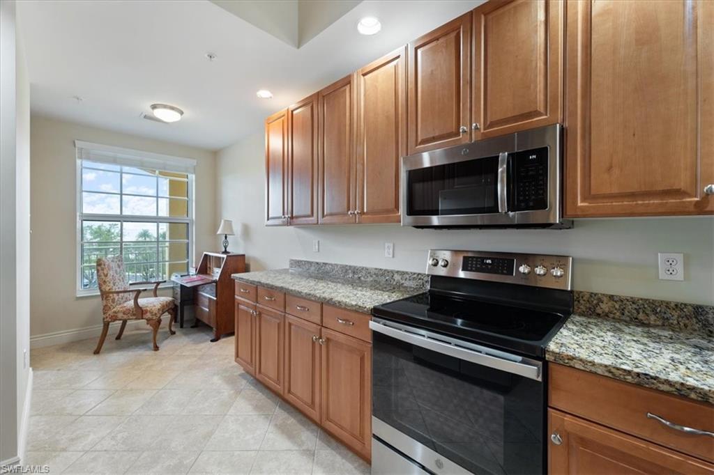 THE RESIDENCES AT LA PIAZZA - Residential