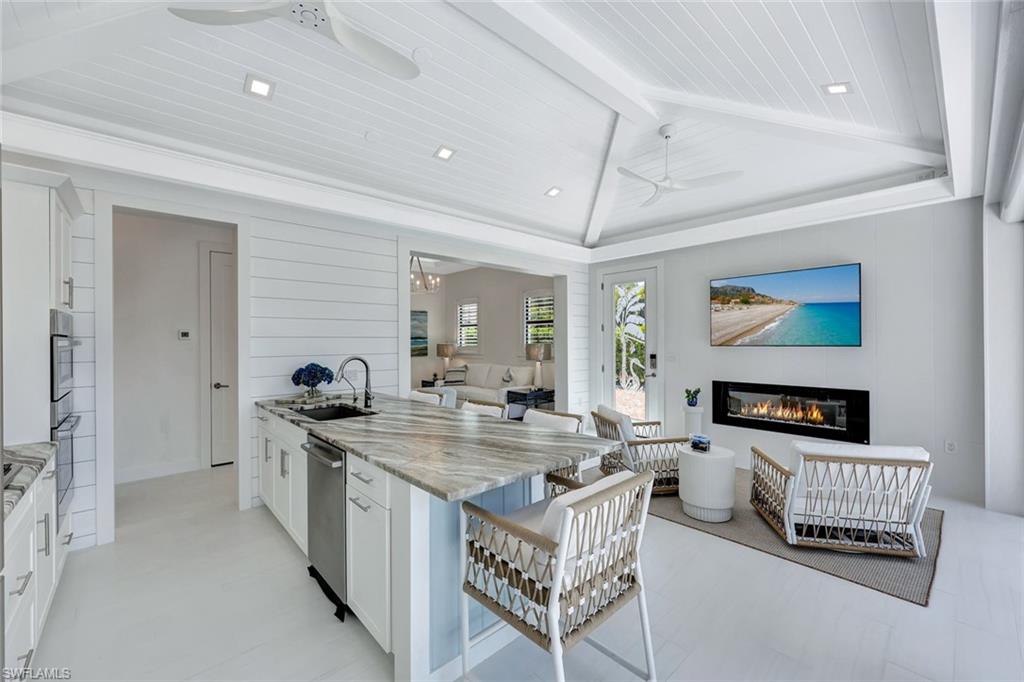 GOLDEN PALMS LUXURY MOTORCOACH RESORT - Land