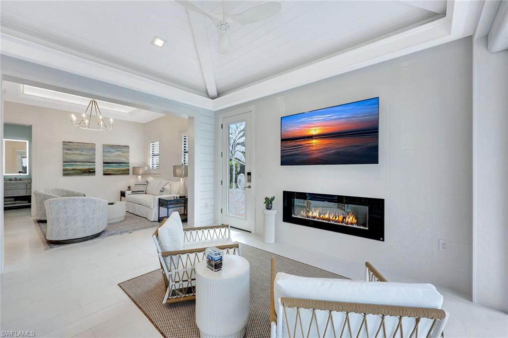 GOLDEN PALMS LUXURY MOTORCOACH RESORT - Land