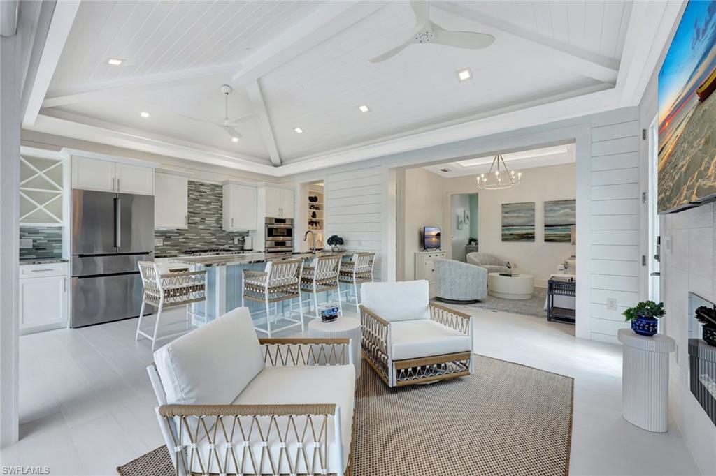 GOLDEN PALMS LUXURY MOTORCOACH RESORT - Land