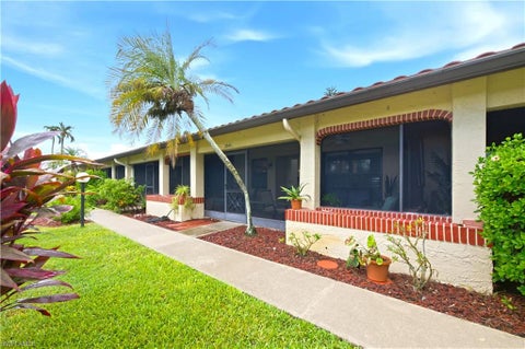 Photo of 2041 Pine Isle LN #2041, NAPLES, FL 34112 (MLS # 226028074)