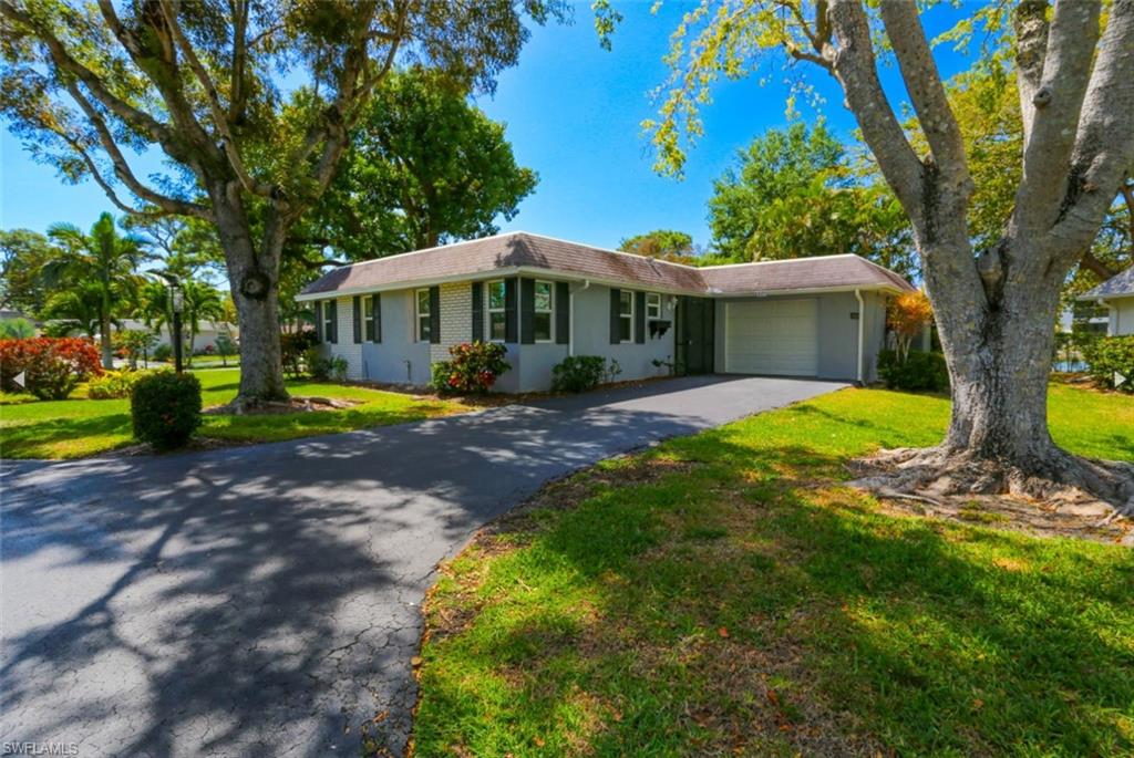 ROYAL ARMS VILLAS - Residential