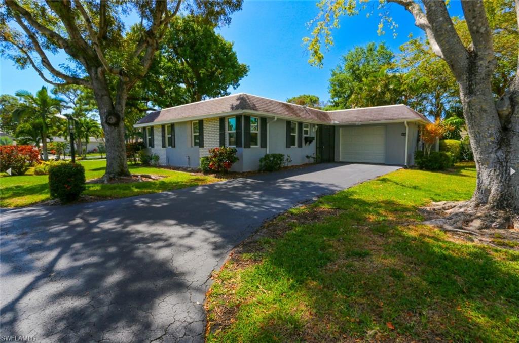 ROYAL ARMS VILLAS - Residential