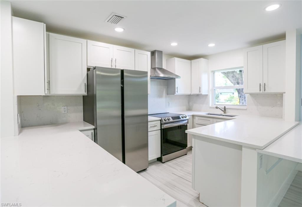 ROYAL ARMS VILLAS - Residential