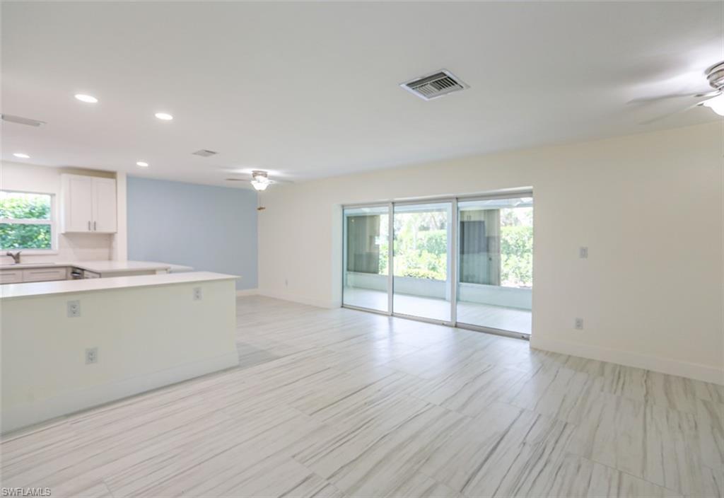 ROYAL ARMS VILLAS - Residential