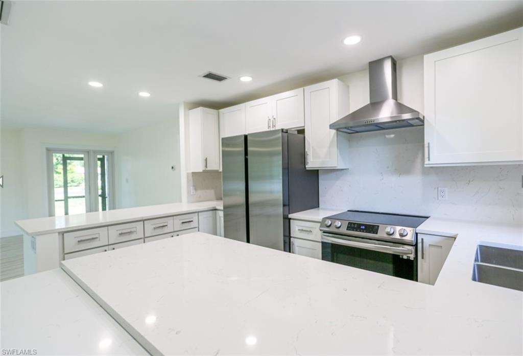 ROYAL ARMS VILLAS - Residential