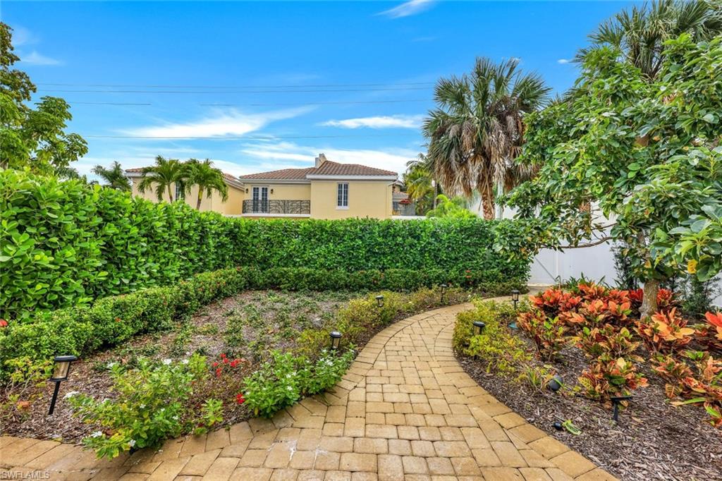 OLDE NAPLES - Residential