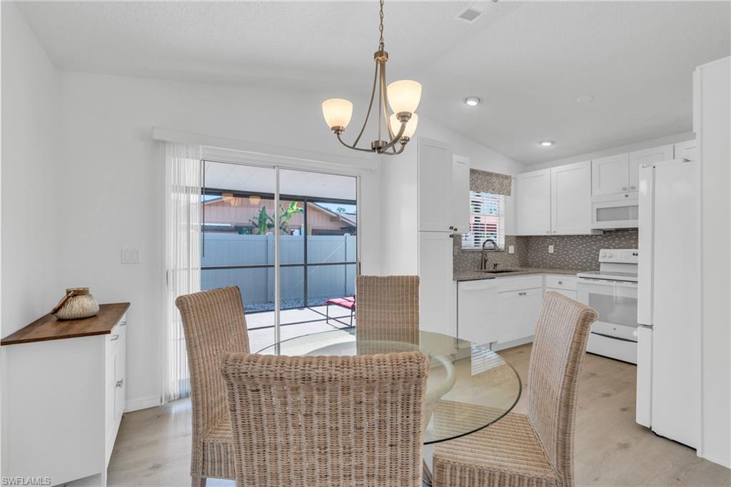 FOXMOOR LAKES - Residential