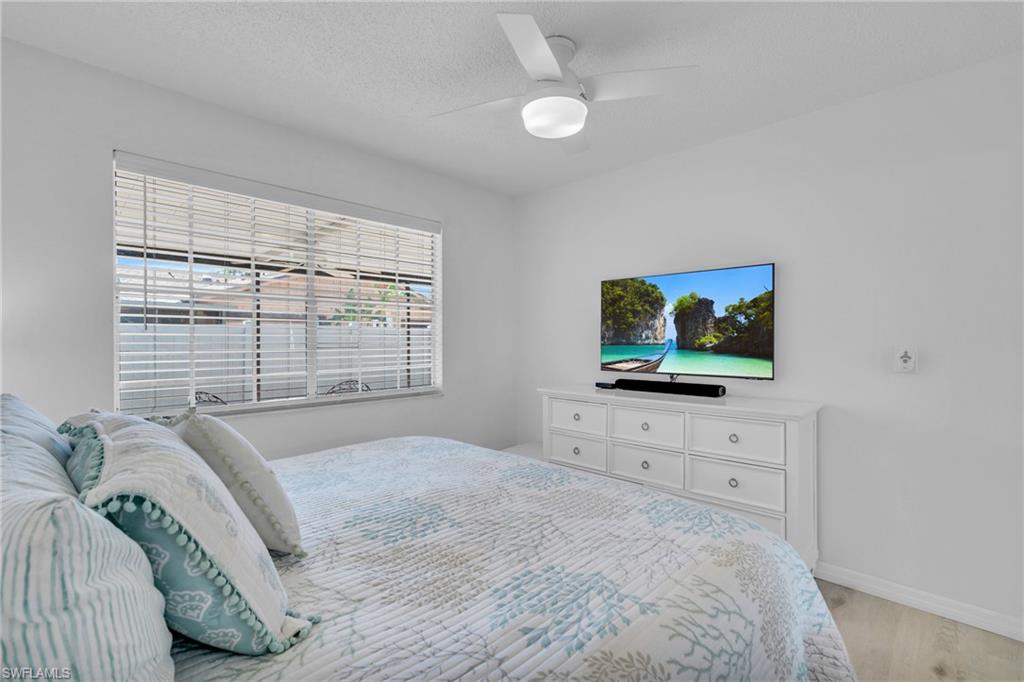 FOXMOOR LAKES - Residential