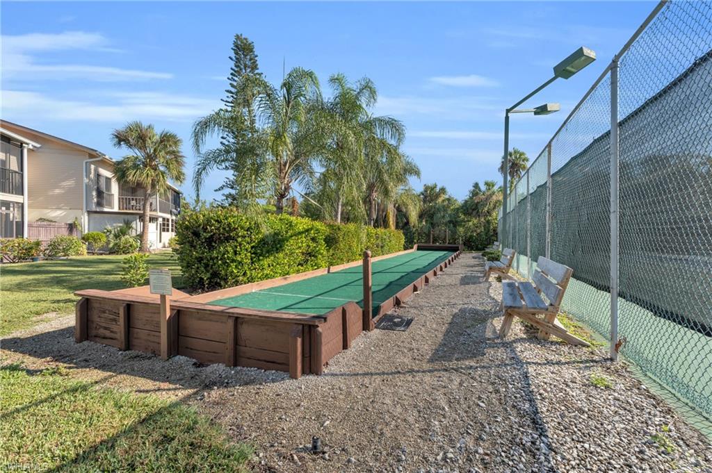 FOXMOOR LAKES - Residential