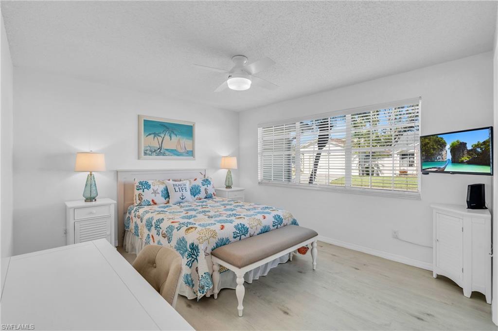 FOXMOOR LAKES - Residential