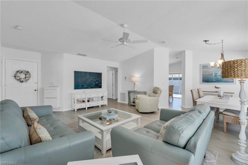 FOXMOOR LAKES - Residential