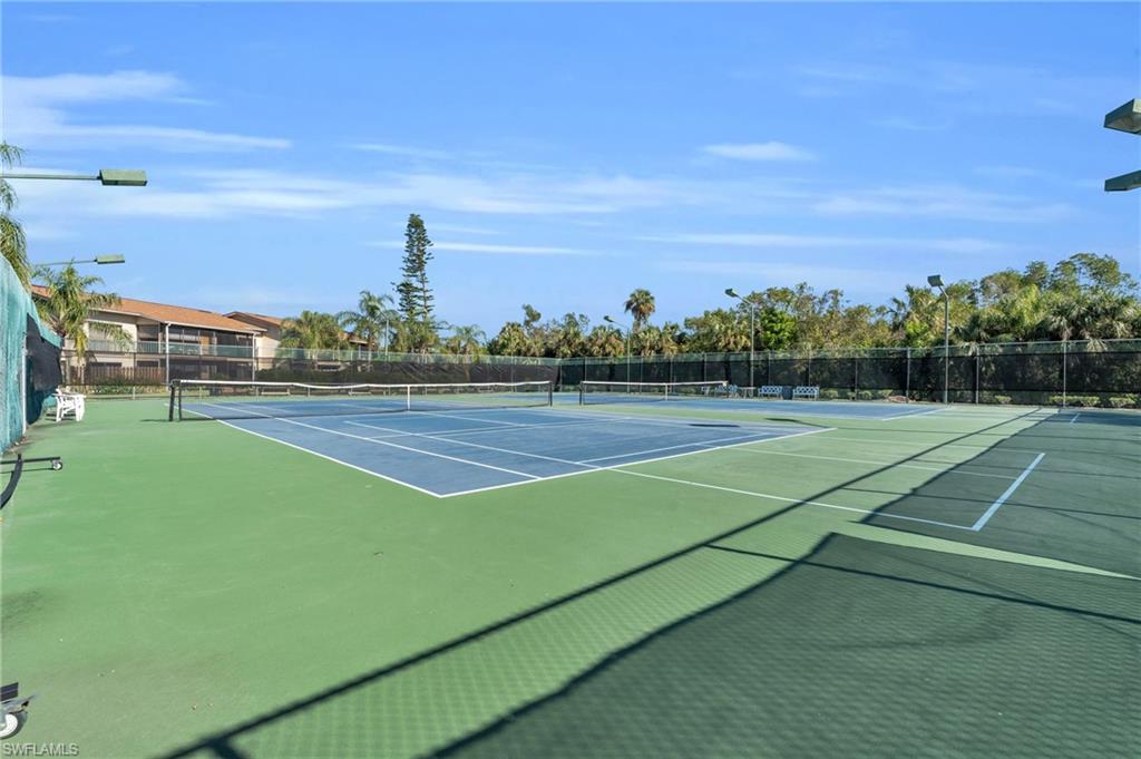 FOXMOOR LAKES - Residential