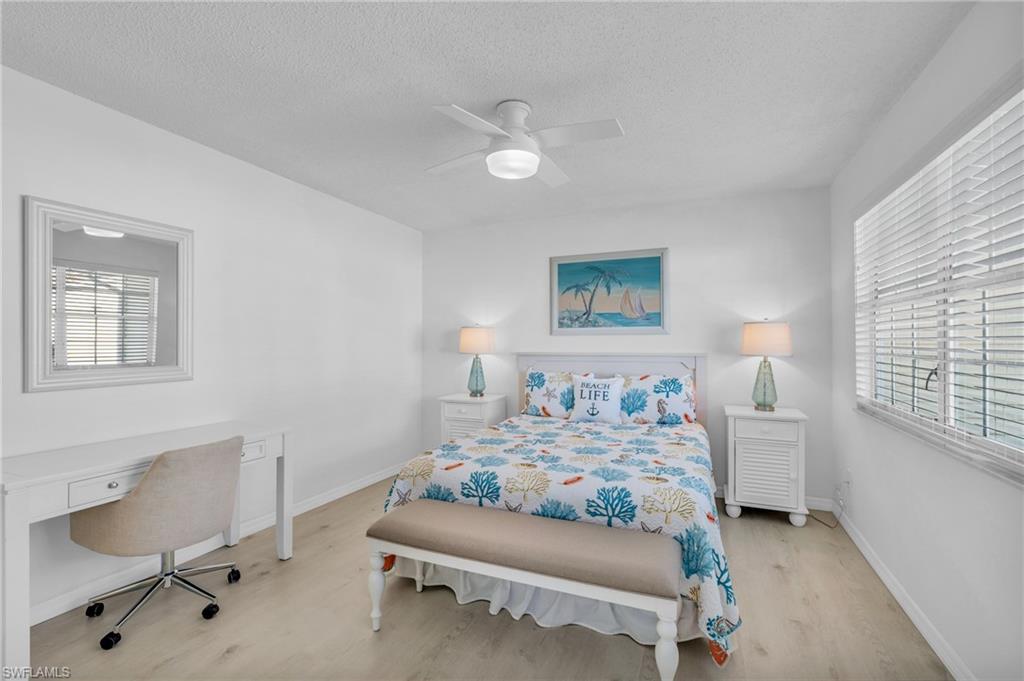 FOXMOOR LAKES - Residential