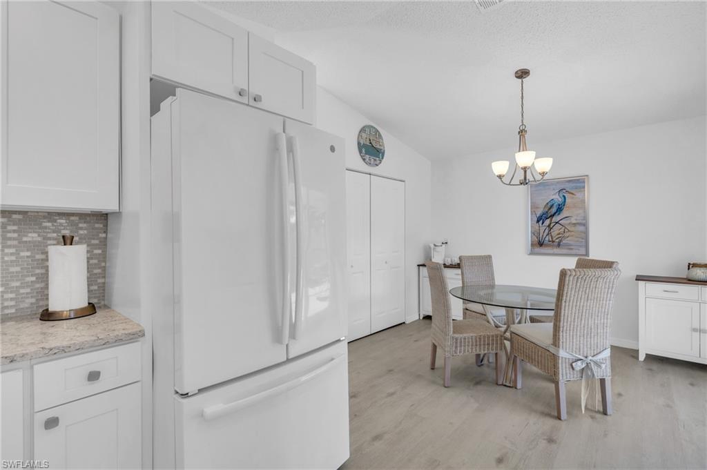 FOXMOOR LAKES - Residential